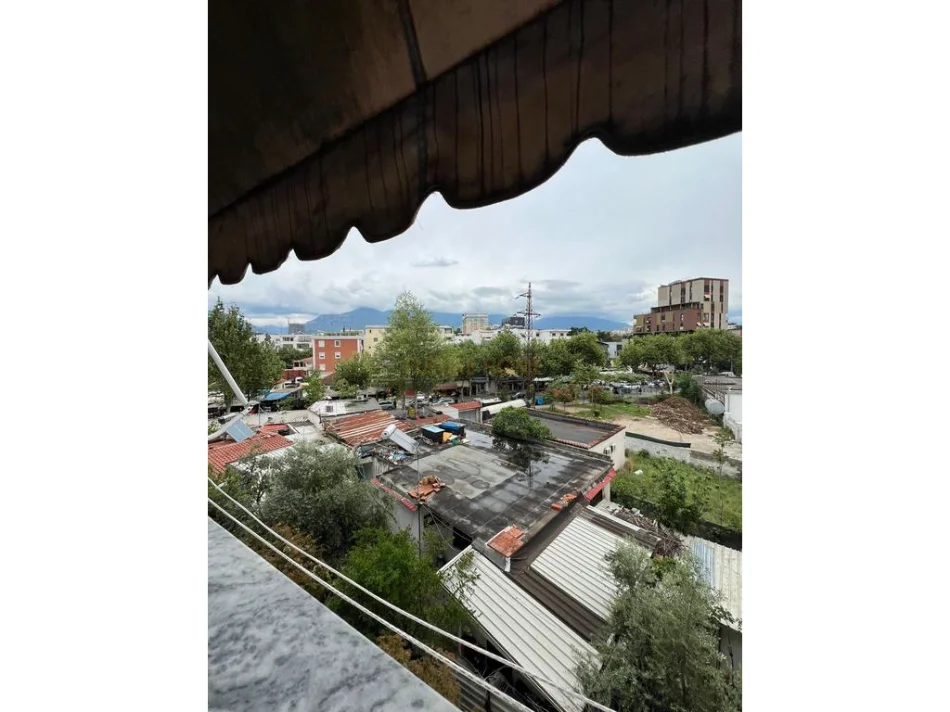 Tirane, jepet me qera apartament 2+1+Ballkon Kati 2, 98 m² 800 € (Don Bosko)