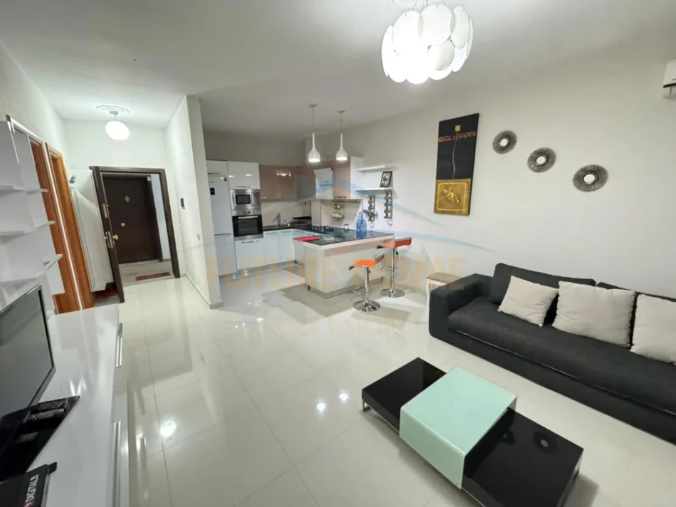 Tirane, jepet me qera apartament 1+1 Kati 3, 65 m² 500 € (Prane Bar Santanna)