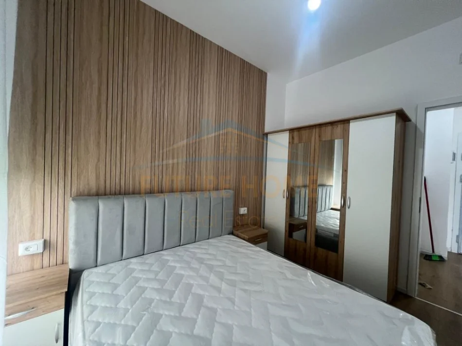 Tirane, jepet me qera apartament 1+1 , 46 m² 400 € (REZIDENCA OXA)