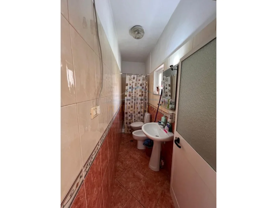 Durres, shitet shtepi 2+1 Kati 1, 142 m² 150.000 € 