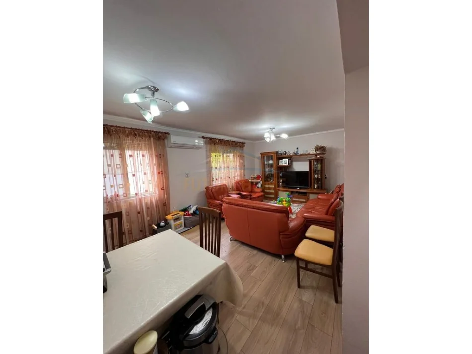 Durres, shitet shtepi 2+1 Kati 1, 142 m² 150.000 € 