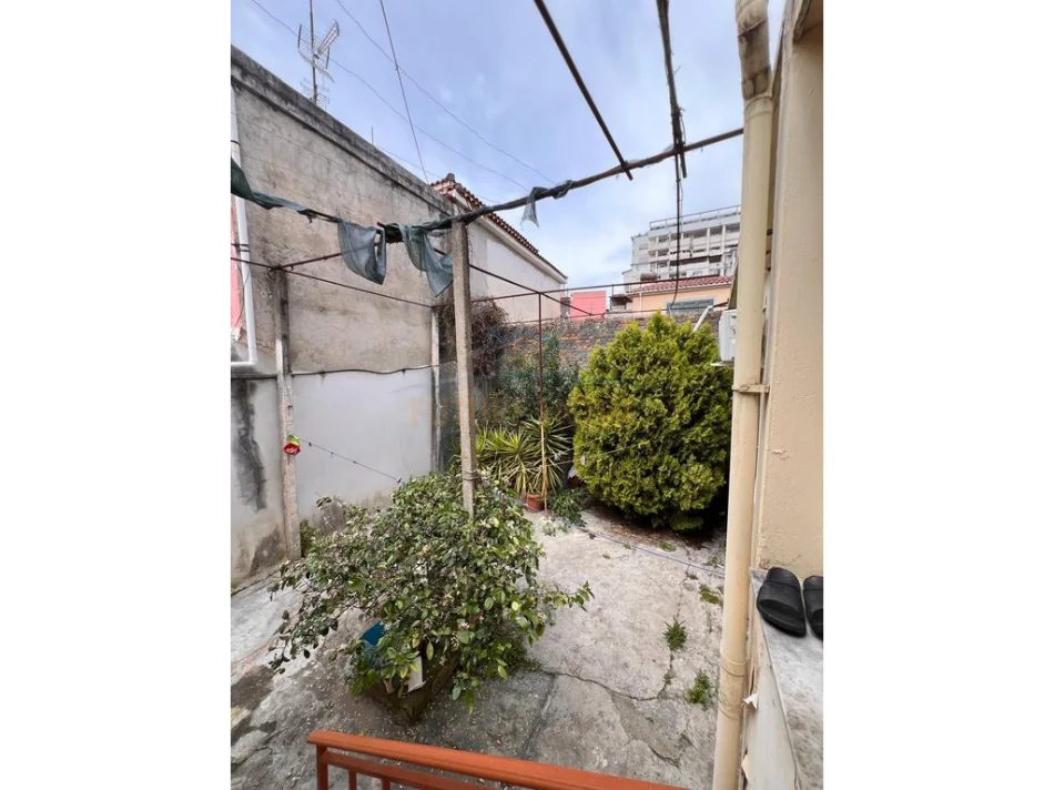 shitet shtepi 2+1 Kati 1, 142 m² 150.000 €
