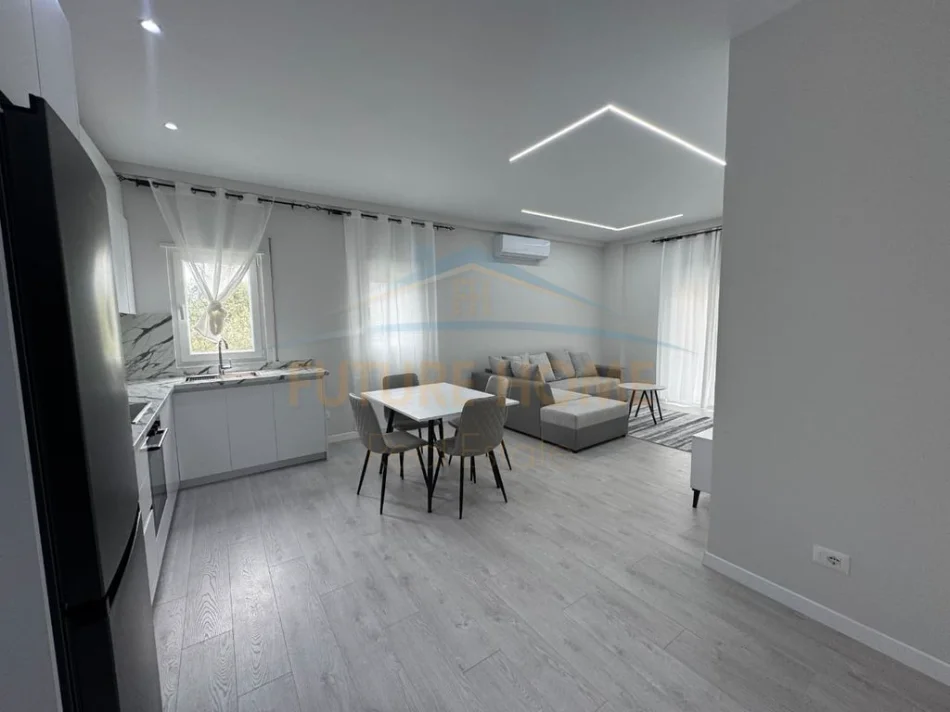 Tirane, jepet me qera apartament 1+1+Ballkon Kati 4, 60 m² 450 € (Kodra e Priftit)