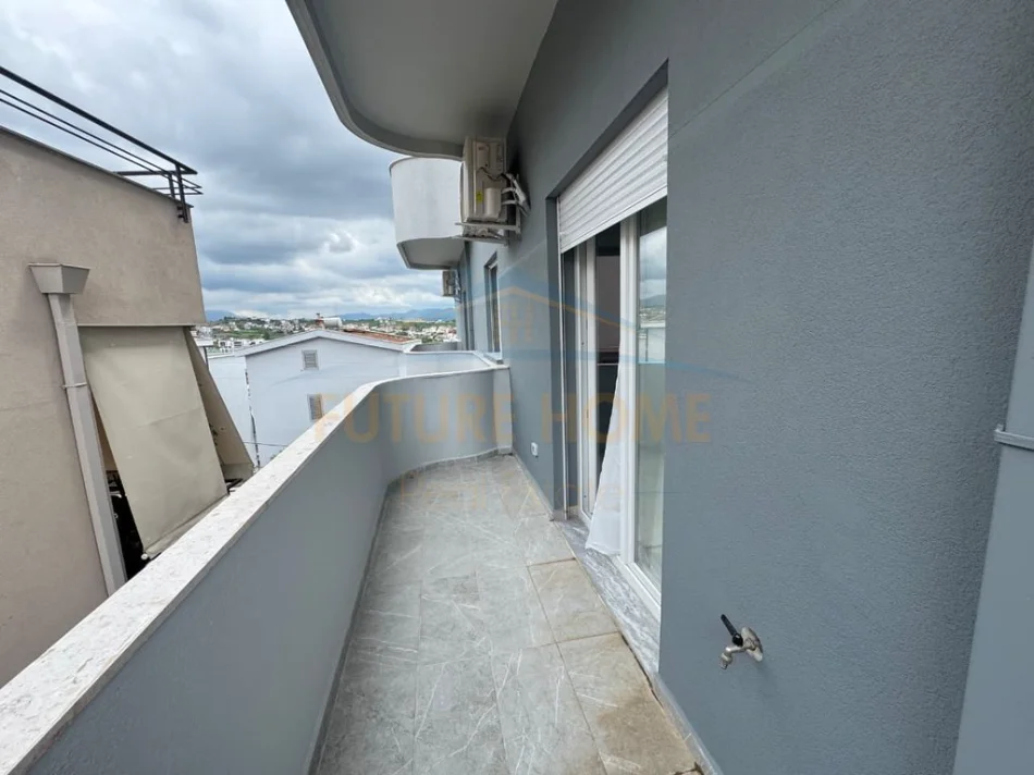 Tirane, jepet me qera apartament 1+1+Ballkon Kati 4, 60 m² 450 € (Kodra e Priftit)