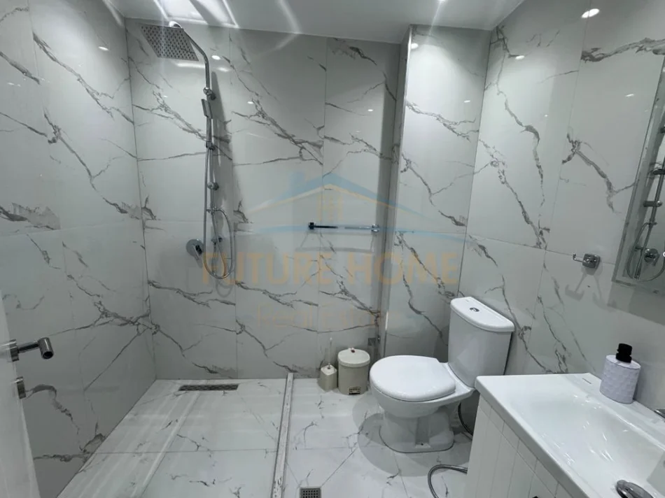 Tirane, jepet me qera apartament 1+1+Ballkon Kati 4, 60 m² 450 € (Kodra e Priftit)