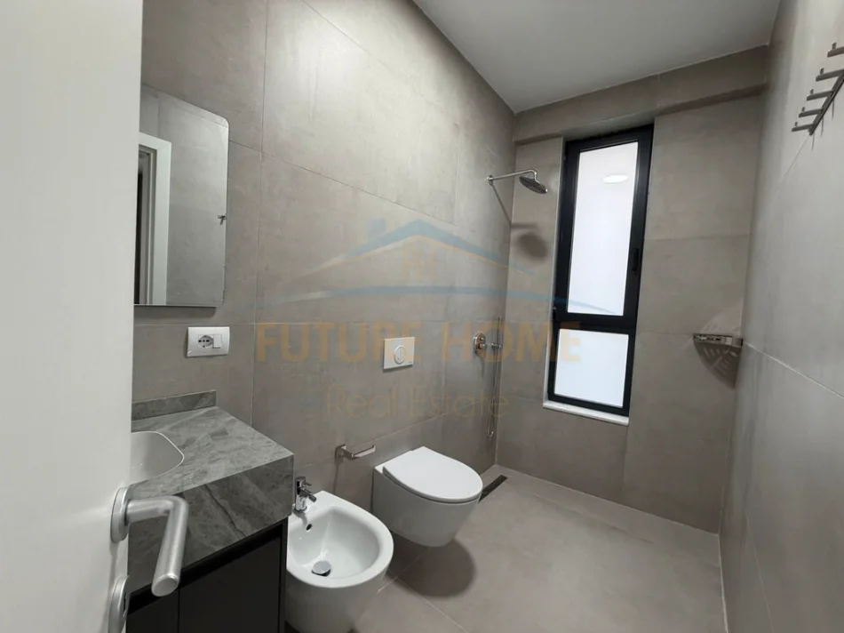Tirane, jepet me qera apartament 2+1+Ballkon Kati 6, 112 m² 900 € (Jordan Misja)