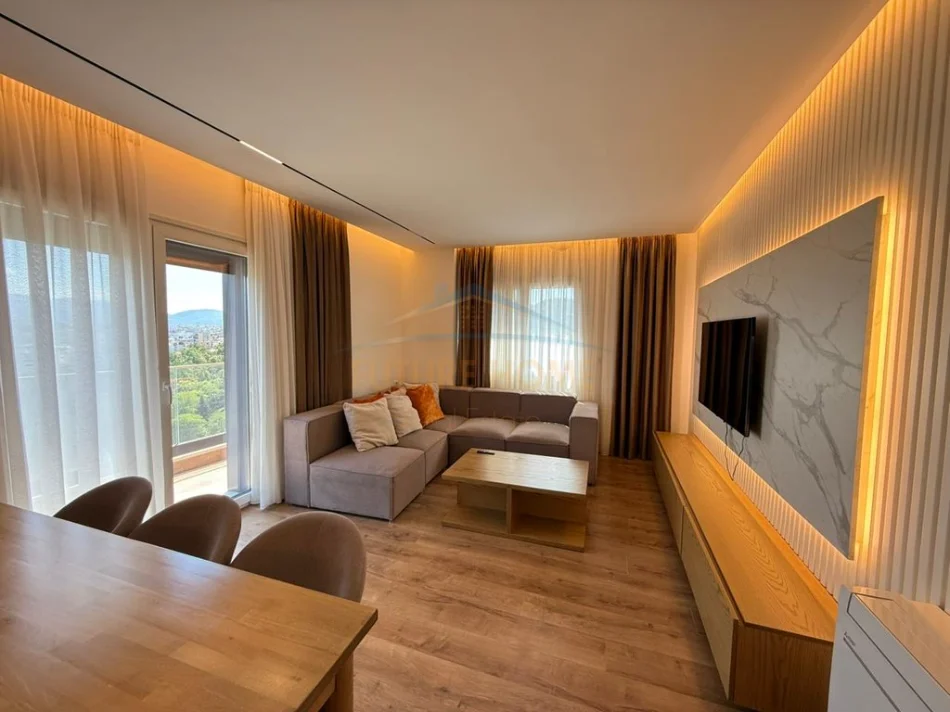 Tirane, jepet me qera apartament 2+1 Kati 6, 106 m² 1.300 € (KODRA E DIELLIT)