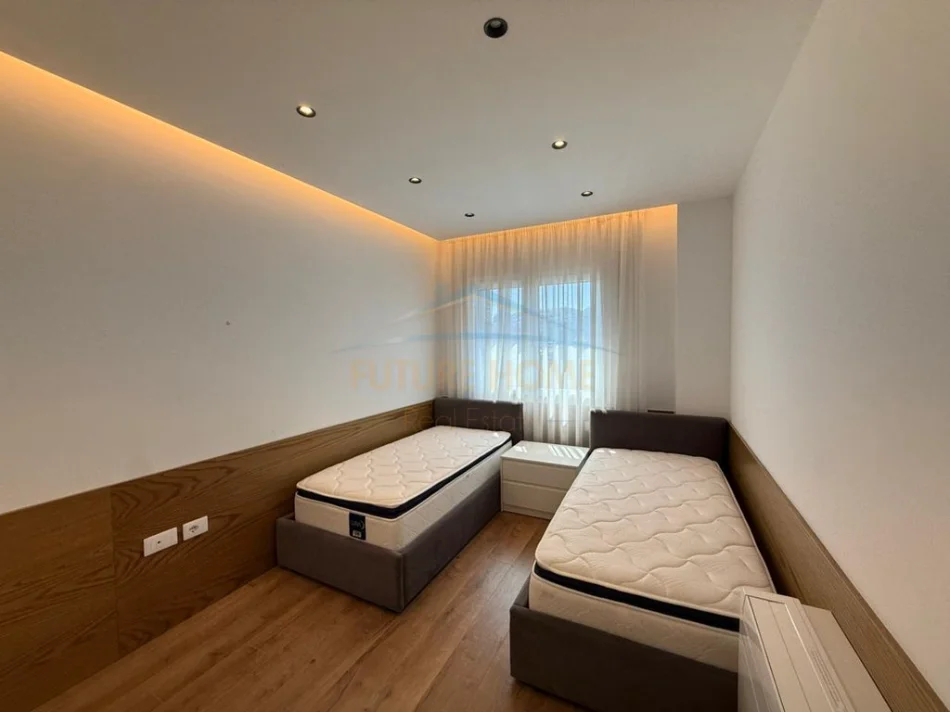 Tirane, jepet me qera apartament 2+1+Ballkon Kati 6, 102 m² 1.300 € (Kodra e Diellit)