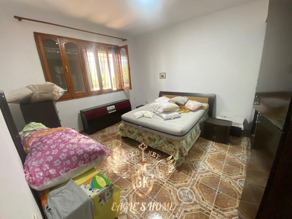 Durres, shes shtepi 3+1+Aneks+Ballkon Kati 1, 600 m² 150.001 € (• Gjykata Apelit Shkozet)