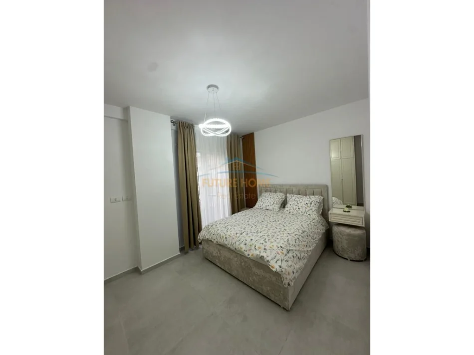 Tirane, jepet me qera apartament 2+1 Kati 6, 99 m² 900 € (Shkolla e Kuqe)