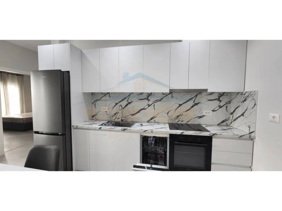 Tirane, jepet me qera apartament 2+1+Ballkon Kati 2, 90 m²550 € (kodra e priftit)