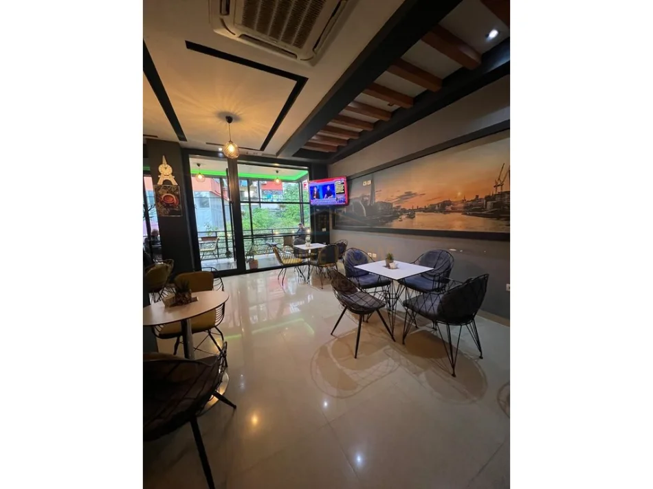 Tirane, shitet ambjent biznesi Kati 0, 143 m² 235.000 € 