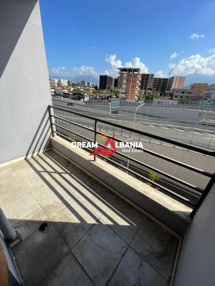 Tirane, jepet me qera zyre , 60 m² 390 € (Astir)