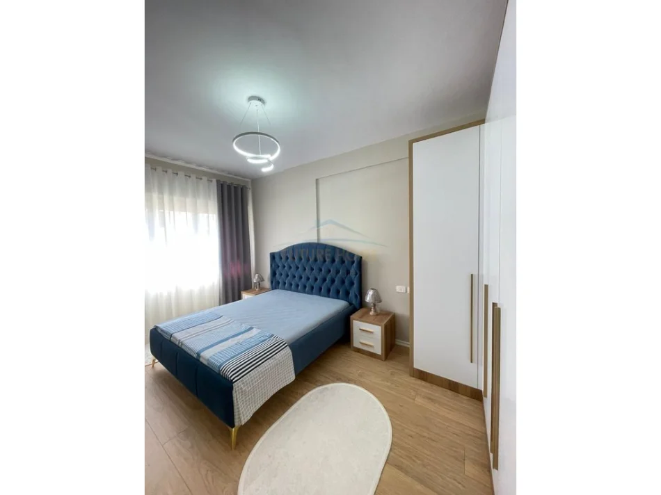 jap me qera apartament 2+1+Ballkon Kati 4, 98 m² 800 € (KOMUNA E PARISIT)