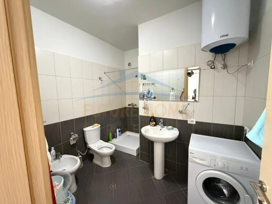 Tirane, shitet apartament 2+1+Ballkon Kati 8, 112 m² 170.000 € (Kompleksi Arlis, Arlis)