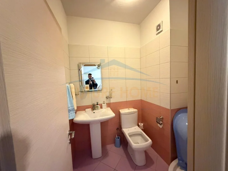 Tirane, shitet apartament 2+1+Ballkon Kati 8, 112 m² 170.000 € (Kompleksi Arlis, Arlis)