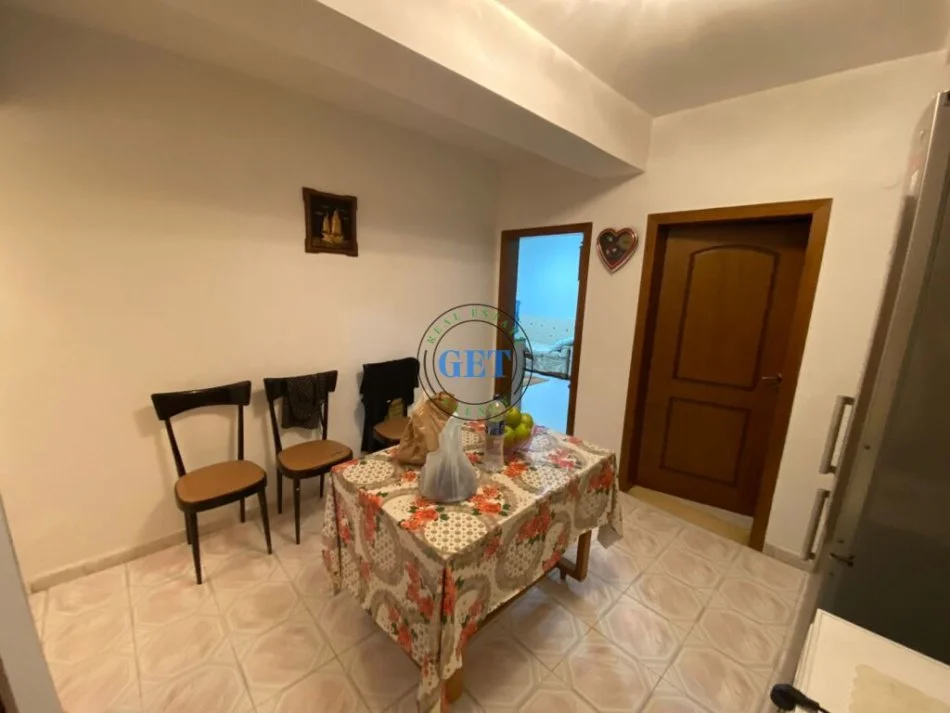 Shitet apartament 2+1 Kati 5, 85 m² 105.000 € (Sheshi Pranvera , Durres)