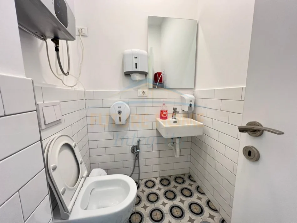 Tirane, jepet me qera apartament Kati 4, 260 m² 1.780 € (Rruga Siri Kodra, prane Bulevardit te Ri)