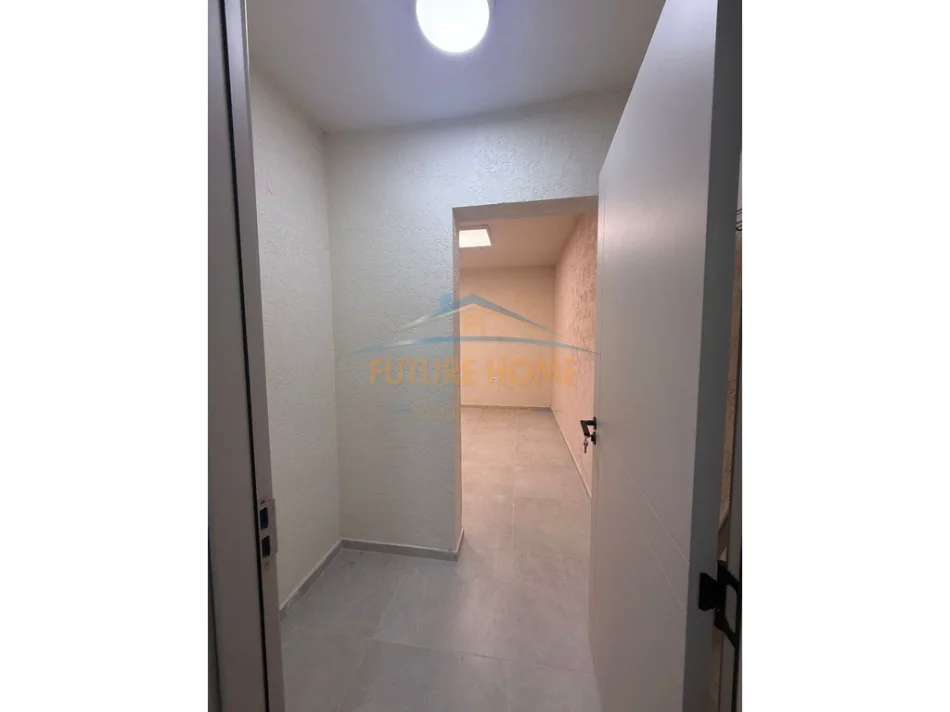 Tirane, jepet me qera ambjent biznesi Kati 1, 35 m² 420 € 