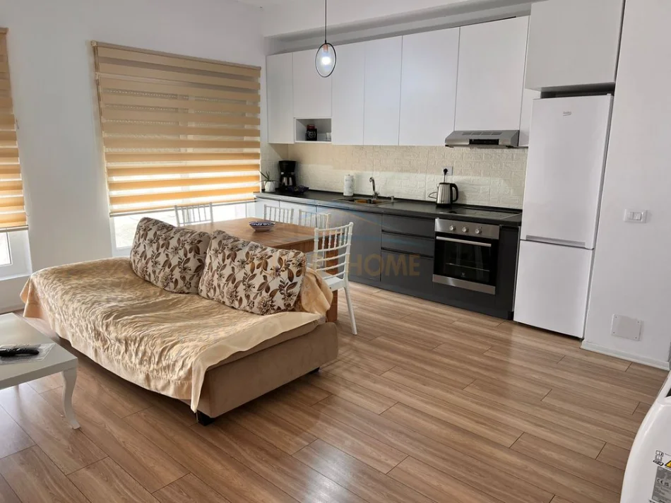 Tirane, jepet me qera apartament 2+1 Kati 4, 77 m² 470 € (kompleksi mangalem)