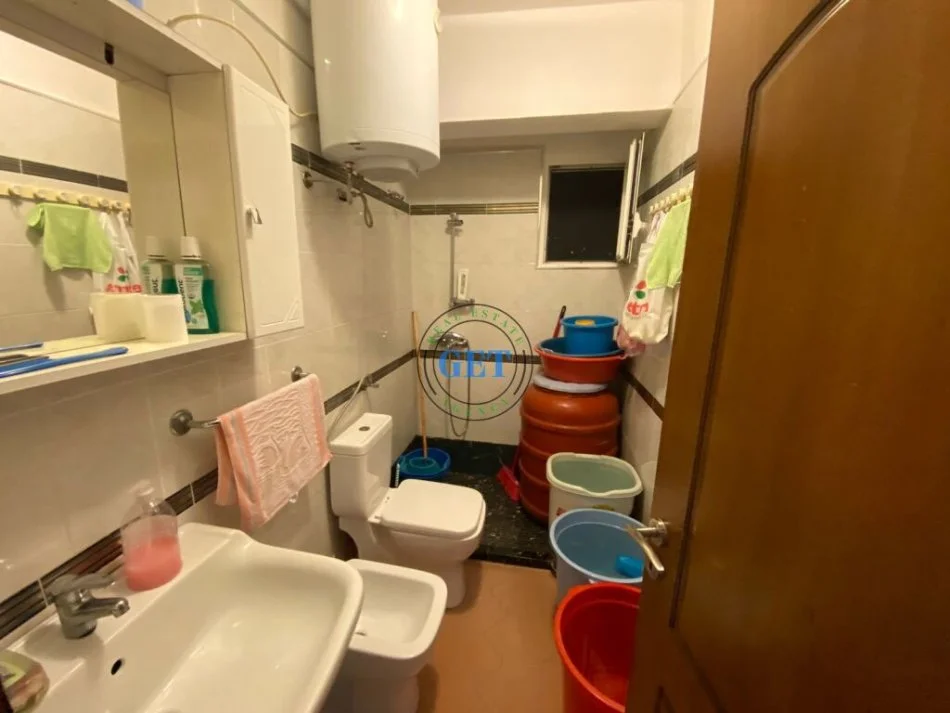 Shitet apartament 2+1 Kati 5, 85 m² 105.000 € (Sheshi Pranvera , Durres)