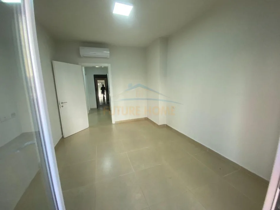 Tirane, jepet me qera apartament 2+1 Kati 2, 94 m² 1.100 € (Rruga e Kosovareve)