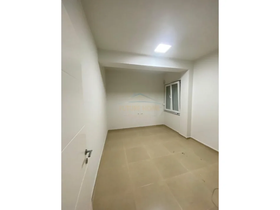 Tirane, jepet me qera apartament 2+1 Kati 2, 94 m² 1.100 € (Rruga e Kosovareve)
