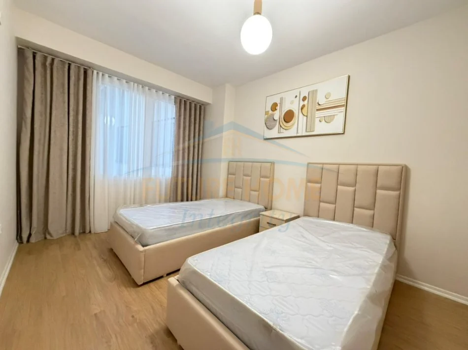Tirane, shitet apartament 2+1+Ballkon Kati 7, 94 m² 152.000 € (Yzberisht)