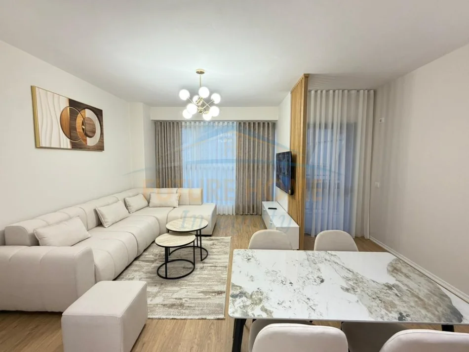 Tirane, shitet apartament 2+1+Ballkon Kati 7, 94 m²  totalisht i mobiluar dhe i investuar, 152.000 € (Yzberisht, prane Bar Stafa)