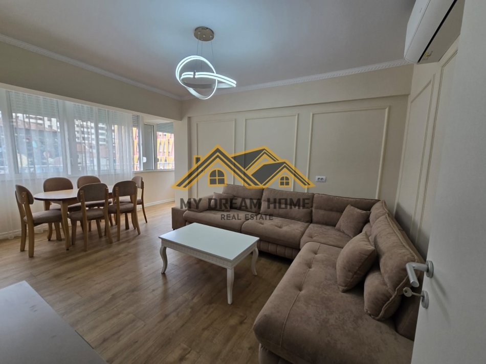 Durres, shitet apartament 2+1 Kati 3, 90 m² 180.000 € (QENDER)