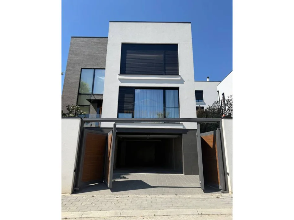 Tirane, jepet me qera Vile 3 Katshe Kati 0, 500 m² 3.500 € (teg)