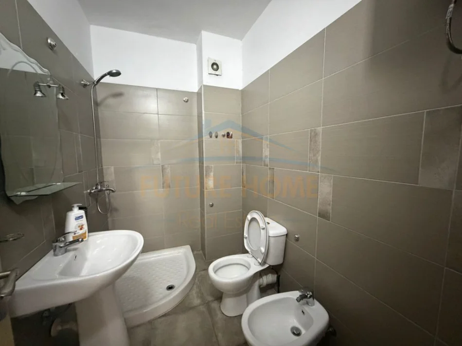 Durres, jepet me qera apartament 1+1 Kati 2, 52 m² 350 € (Shkolla 2 Gjelat, Durrës.)