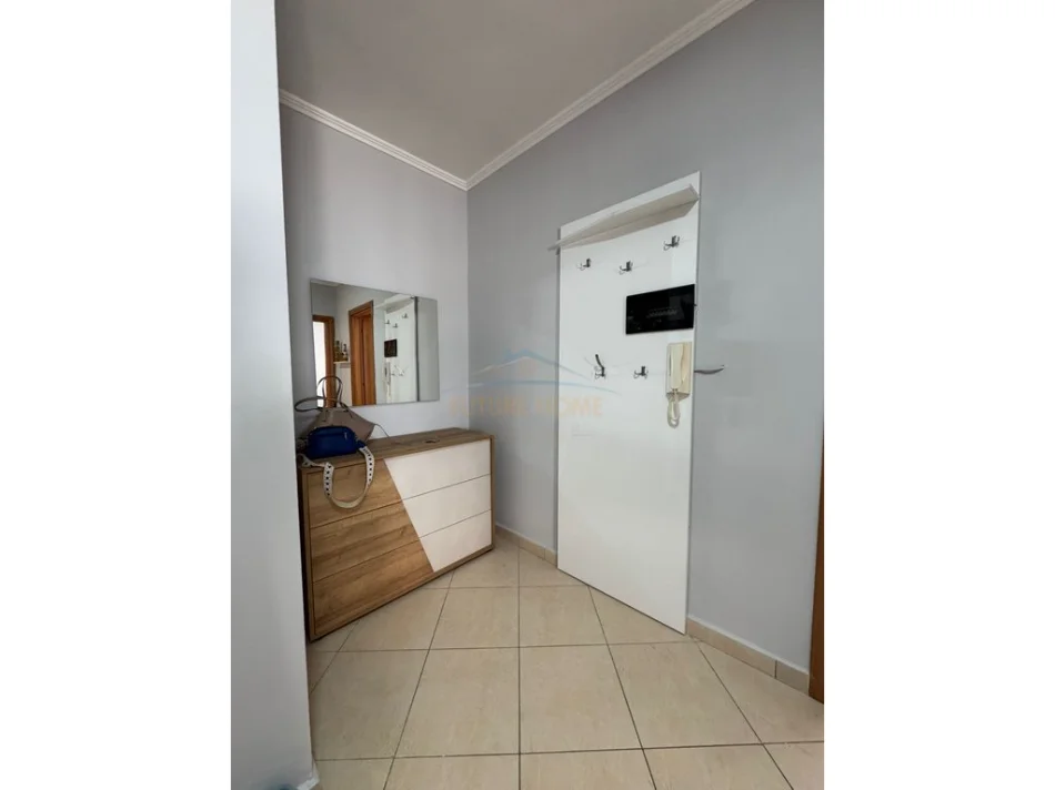 Tirane, jepet me qera apartament 2+1, Kati 4, 80 m² 650 € (Rruga Riza Cerova)