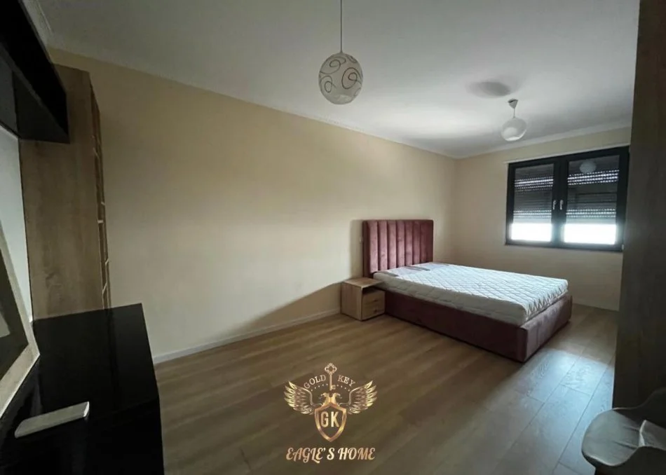 Durres, jepet me qera apartament 1+1+Ballkon Kati 5, 95 m² 701 € 