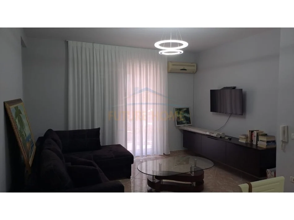 Tirane, jepet me qera apartament 1+1+Ballkon Kati 2, 70 m² 500 € (Liqeni i Thate)