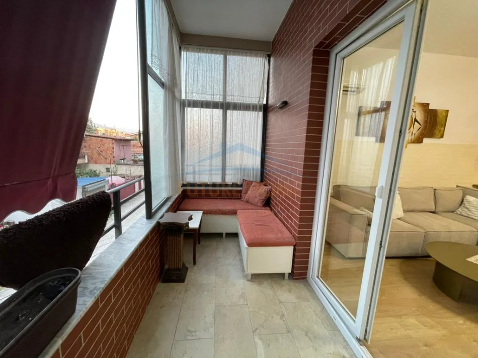 Tirane, jepet me qera apartament 2+1 Kati 1, 114 m² 550 € (Yzberisht, prane Nela 6,Tiranë.)