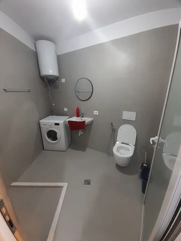 Tirane, jepet me qera apartament 2+1 Kati 2, 90 m² 55.000 Leke (Prane shkolles Qazim Turdiu ne Don Bosko)