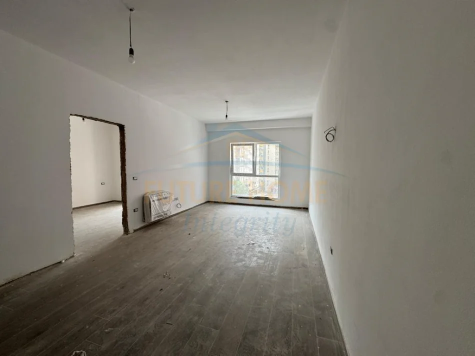 Tirane, jepet me qera apartament 1+1+Ballkon Kati 3, 68 m² 500 € (Kompleksi Aura, Laprake)