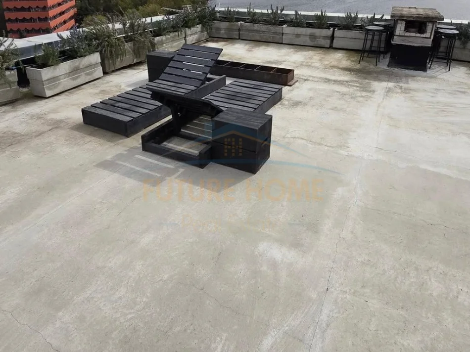 Tirane, jepet me qera apartament 2+1+Ballkon Kati 11, 92 m² 1.500 € 
