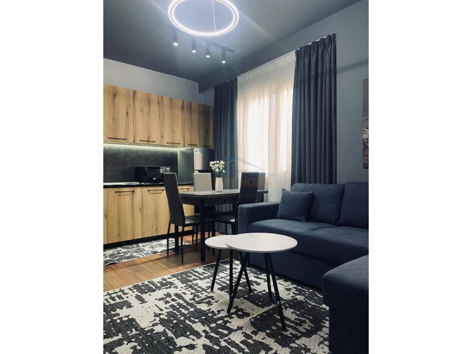 Tirane, jepet me qera apartament 2+1 Kati 2, 85 m² 650 € (Kopshti Botanik)