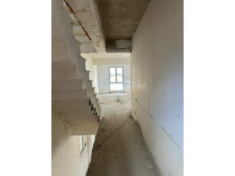 Tirane, jepet me qera Vile , 7.000 € (Kodra e Diellit 2)