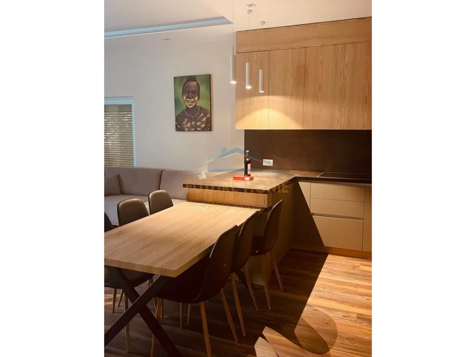 Tirane, jepet me qera Vile , 239 m² 3.000 € (Farke e Vogel)