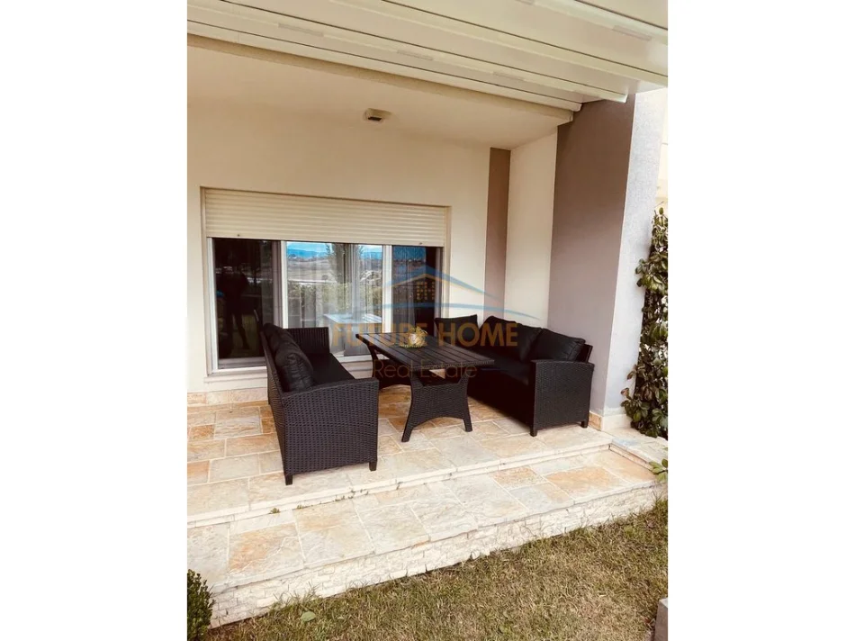 Tirane, jepet me qera Vile , 239 m² 3.000 € (Farke e Vogel)