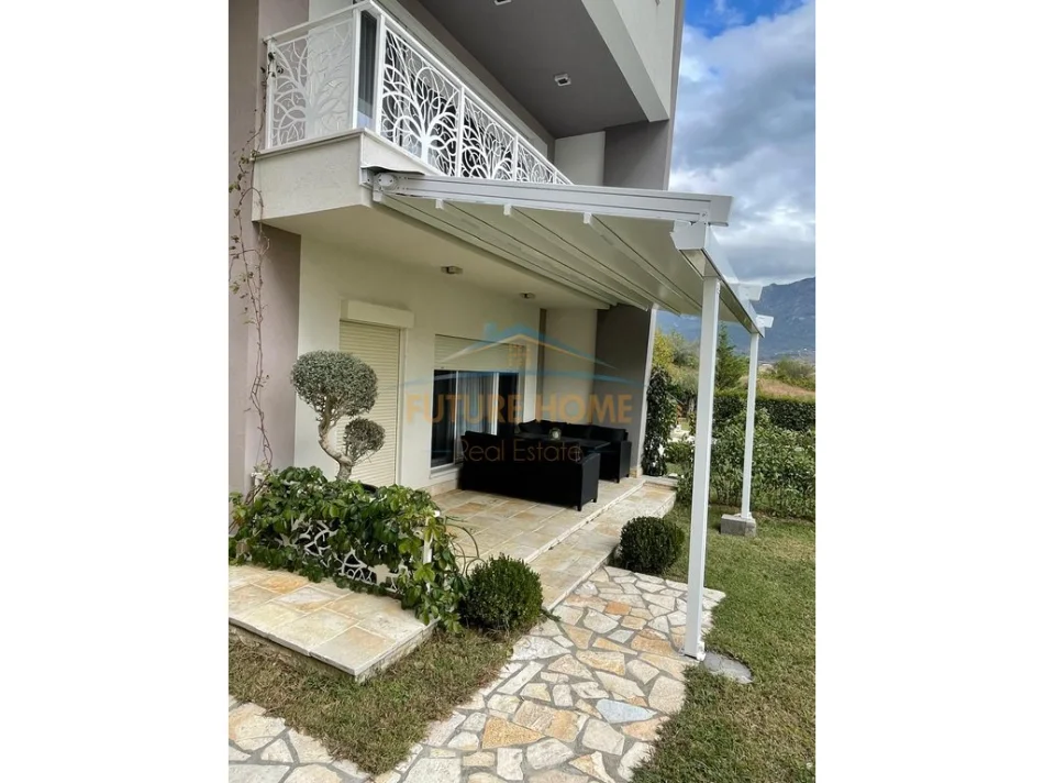 Tirane, jepet me qera Vile , 239 m² 3.000 € (Farke e Vogel)