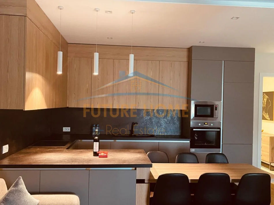 Tirane, jepet me qera Vile , 239 m² 3.000 € (Farke e Vogel)