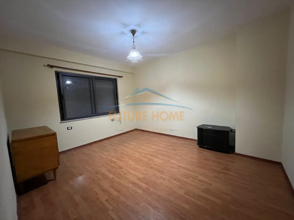 Tirane, jepet me qera apartament 2+1 Kati 3, 112 m² 500 € (Yzberisht)