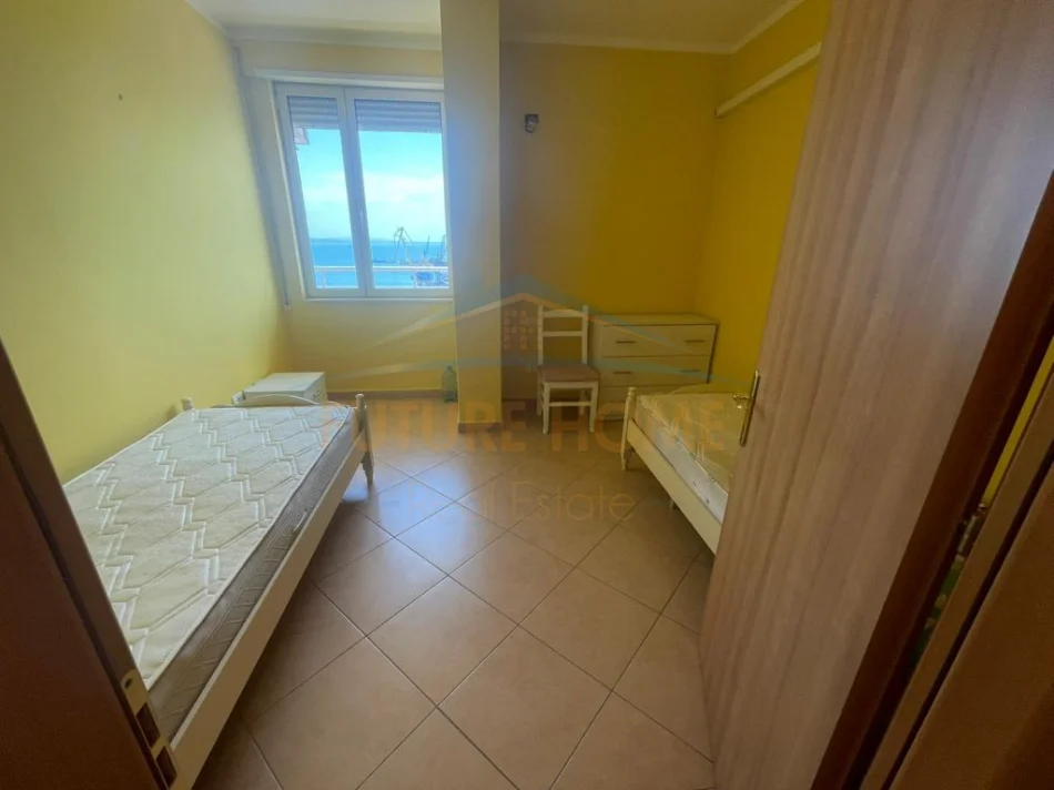 Durres, jepet me qera apartament 2+1+Aneks+Ballkon Kati 11, 700 € (Vollga, Durres)