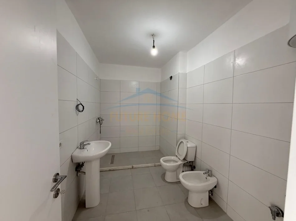 Tirane, shes apartament 2+1+Ballkon Kati 5, 100 m² 122.000 € 