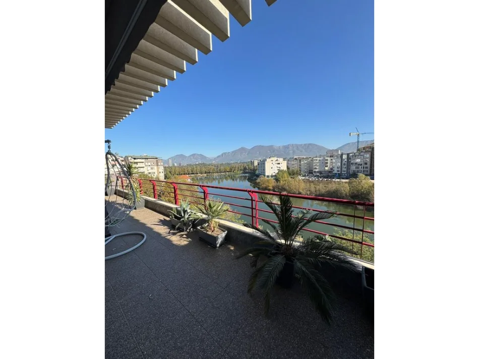 Tirane, jepet me qera apartament 2+1 Kati 5, 113 m² 2.000 € (Liqeni i Thatë)