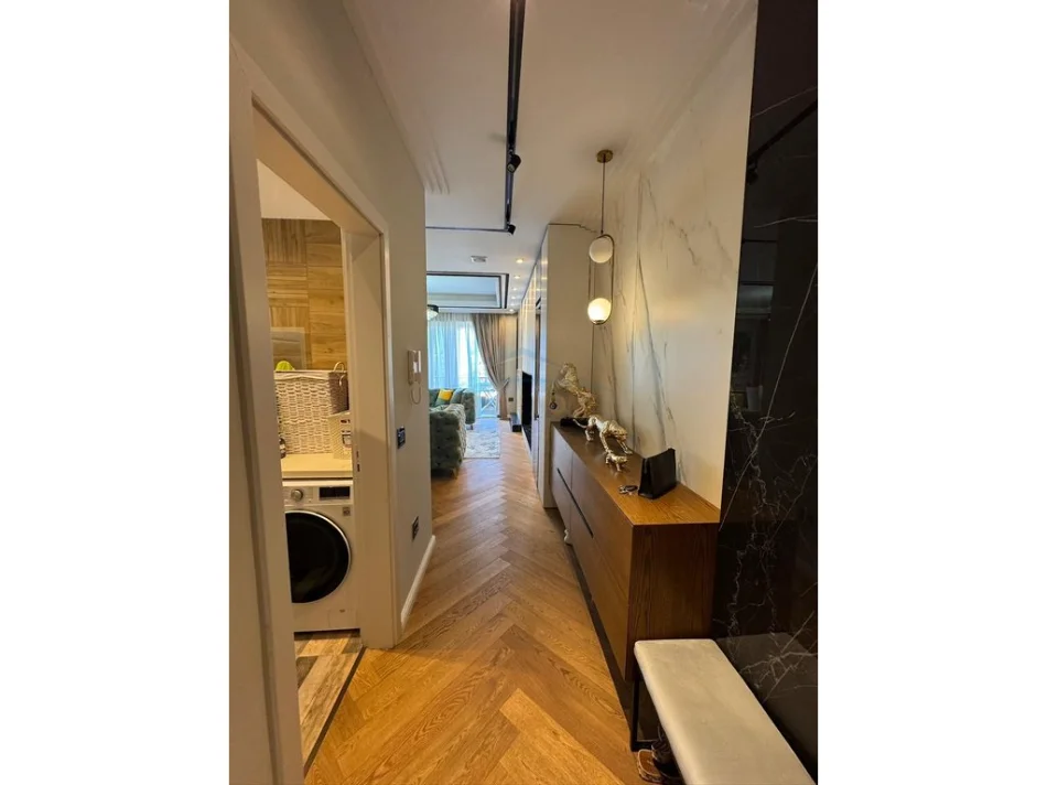 Tirane, jepet me qera apartament 2+1+Aneks+Ballkon Kati 5, 124 m² 2.000 € 